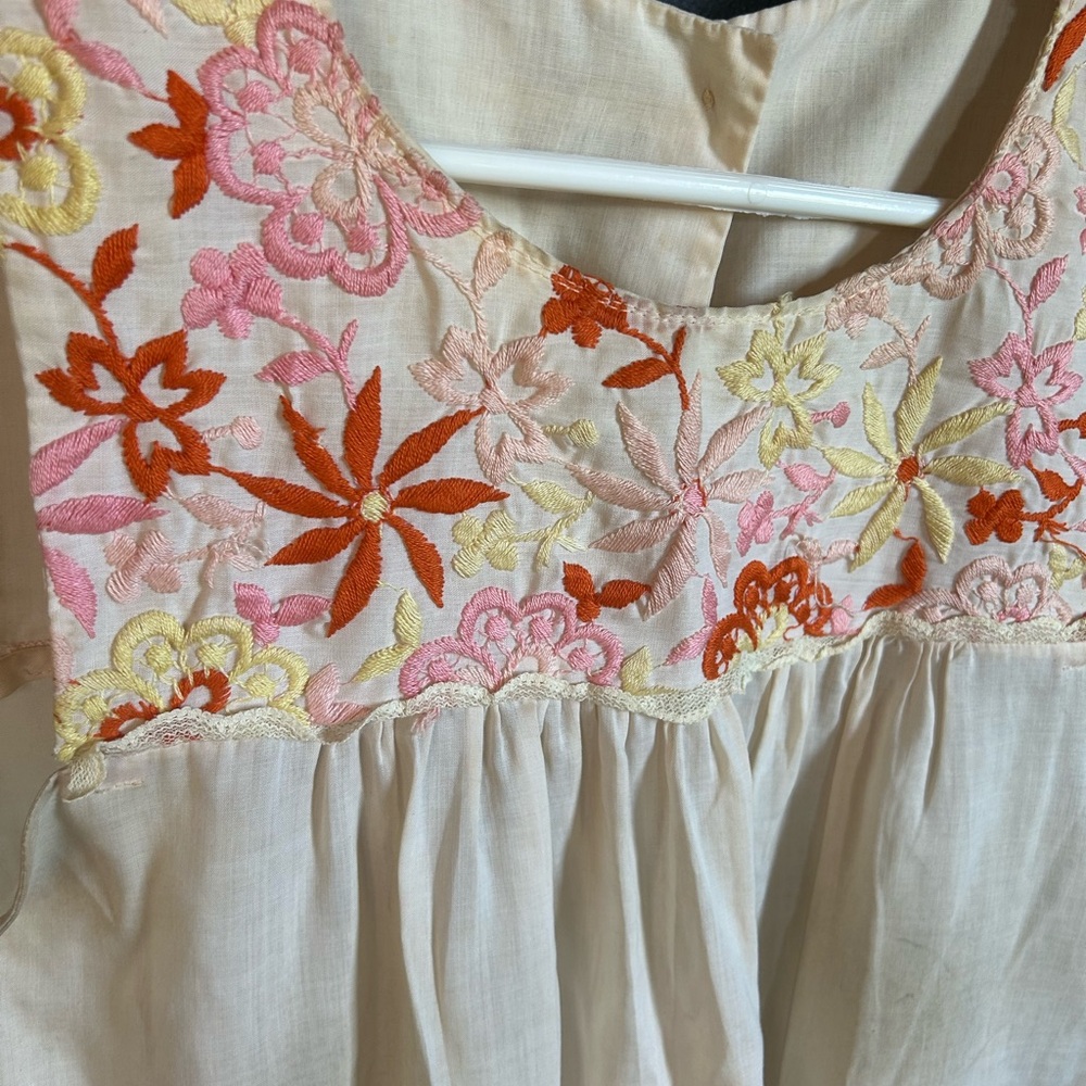 Vintage 60s/70s Boho Sheer Embroidered Lace Floral Babydoll Tanktop Size S - Picture 2 of 6